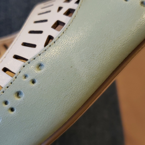 Mint green & white heels - Picture 6 of 7